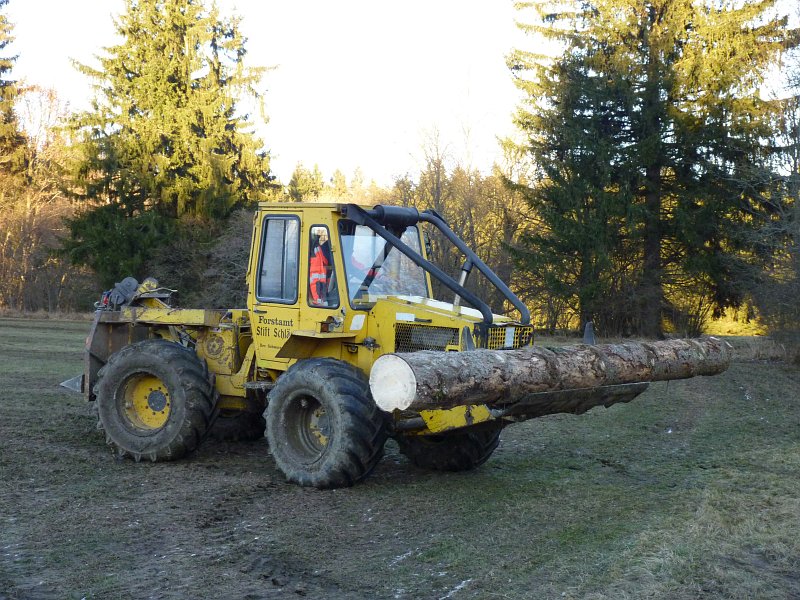 Starší traktor